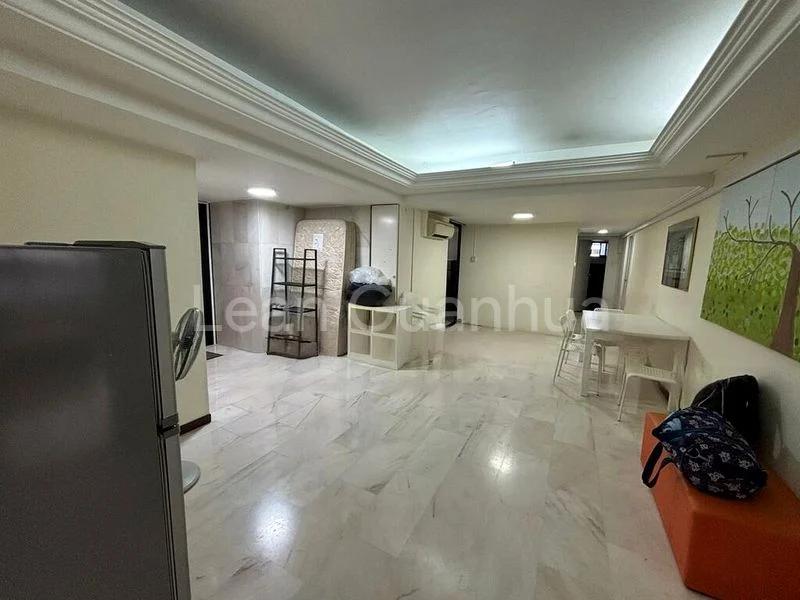 5 Bed Apartment (Condo) for Sale in  Lucky Plaza - Image 10
